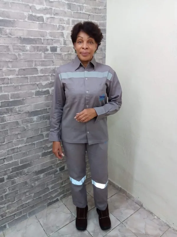 Uniforme da linha Faixas Refletivas do catálogo oficial Ateliê Donisa